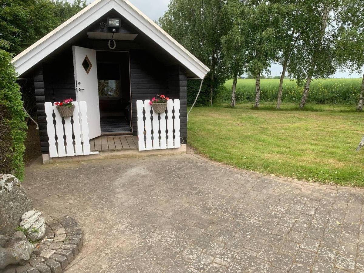 Stunning Romantik Cabin Close To Baltic Sea Idestrup Exterior photo